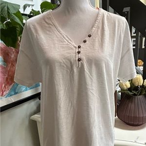Women’s Knox Rose Henley T-Shirt NWT Size Medium